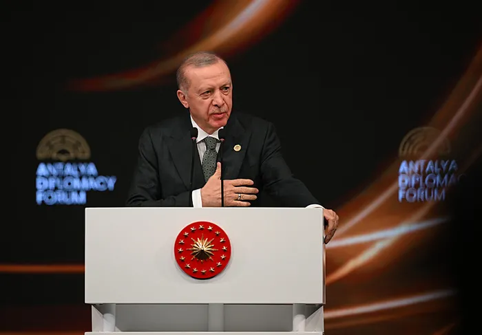 baskan-erdogan-antalya-diplomasi-forumunda-konustu-insanlik-5ten-buyuktur-1744378581029.jpg Başkan Erdoğan ana odaklarının toprak değil insan olduğunu vurguladı (AA)