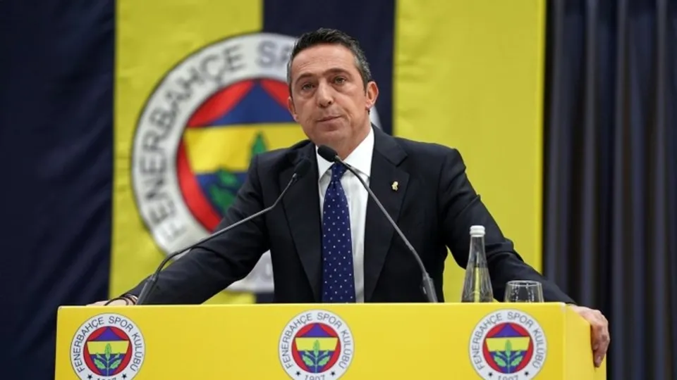 Fenerbahçe yönetiminden tepki çeken teknik direktör tercihi! Taraftar sosyal medyada isyan etti
