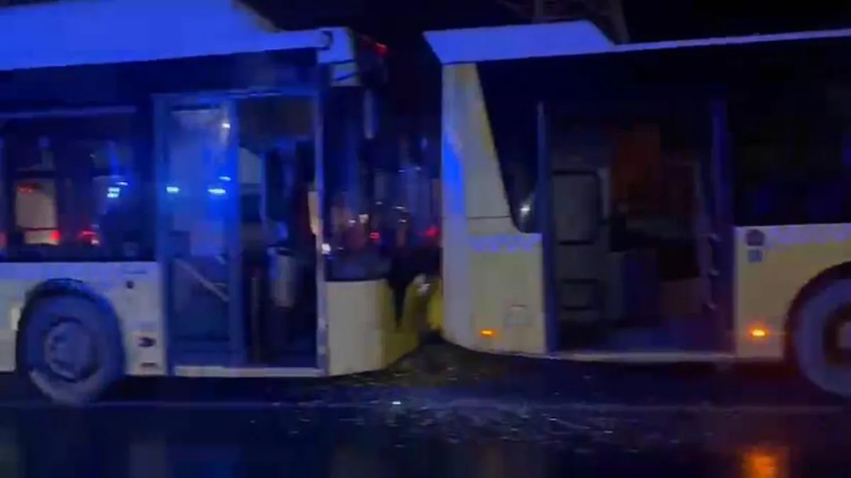 3 İETT otobüsü çarpıştı: Yaralılar var