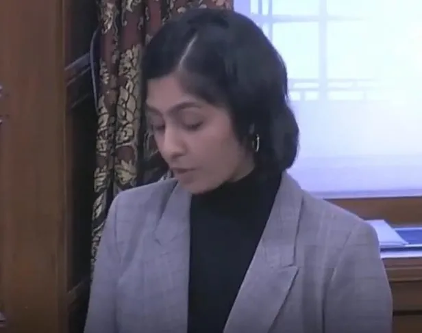 İngiltere'de Müslüman milletvekili Zarah Sultana'ya İslamofobik ve ırkçı saldırı! Gözyaşları içinde anlattı - 4