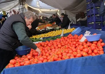 Pazar tezgahlarındaki fiyatlar düşüyor
