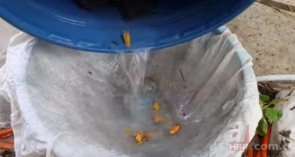 Eski bilgisayar parçalarından altın çıkardı! 12