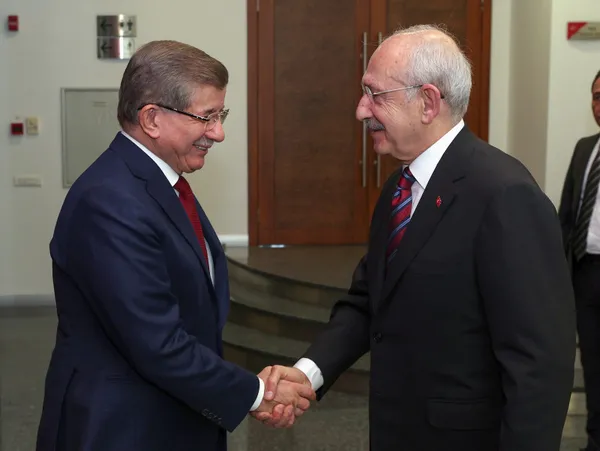 davutoglu-coklu-aday-icin-ikna-turuna-cikti-once-kilicdaroglu-sonra-aksener-kritik-soruya-cevap-veremediler-1672675504918.jpg Davutoğlu 'çoklu aday' için ikna turuna çıktı: Önce Kılıçdaroğlu sonra Akşener! Kritik soruya cevap veremediler! - 3