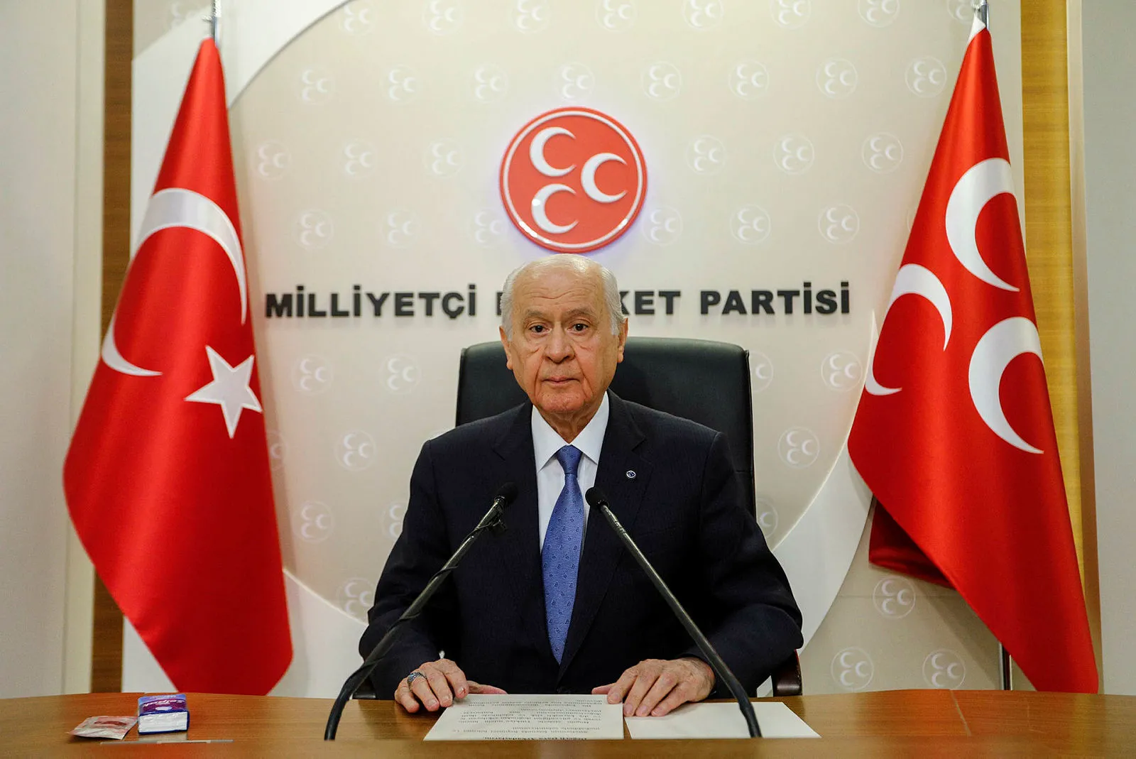 Devlet Bahçeli'nin 'Bölücü kebapçıları' sözüne MHP açıklık getirdi! Sırrı Sakık, Ertuğrul Kürkçü ve Aysel Tuğluk aynı sofrada