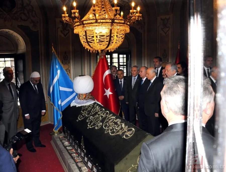 Devlet Bahçeli, Ertuğrul Gazi Türbesi’ni ziyaret etti 13