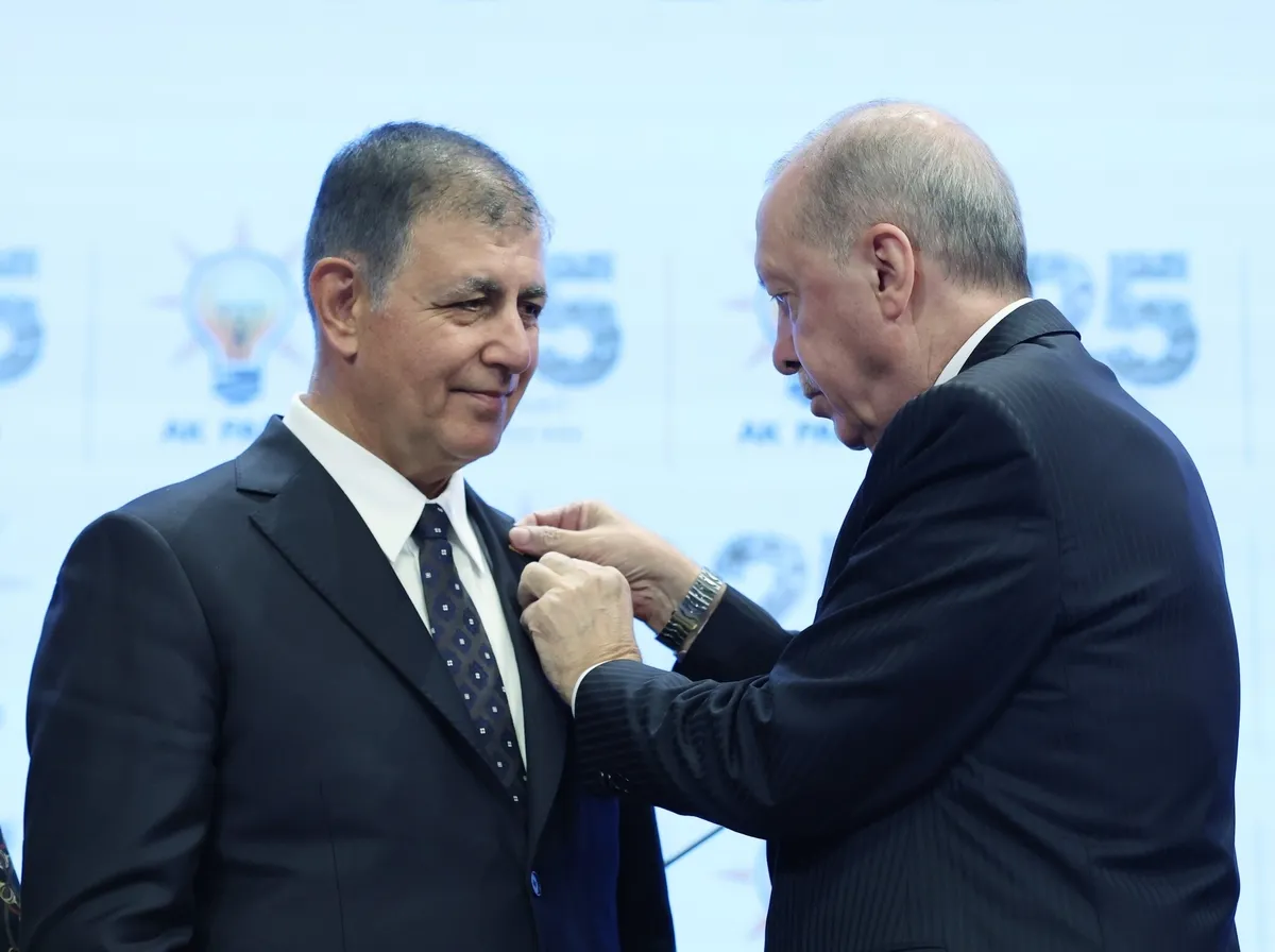 1791372313075.jpeg Cemil Tugay’ın AK Parti’ye katılımı sonrası dikkat çeken İzmir mesajı! “İzmirliye fragman gösterme fırsatı” - 2