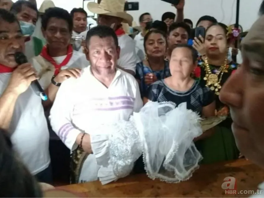 Meksika'da bir acayip düğün: Belediye başkanı timsahla evlendi 9