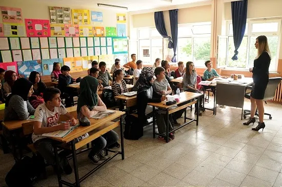 son-dakika-mebden-ogretmenlere-onemli-duyuru-mazerete-bagli-yer-degistirmede-tarih-belli-oldu-1690470331196.jpg Son dakika: MEB'den öğretmenlere önemli duyuru! Mazerete bağlı yer değiştirmede tarih belli oldu - 2