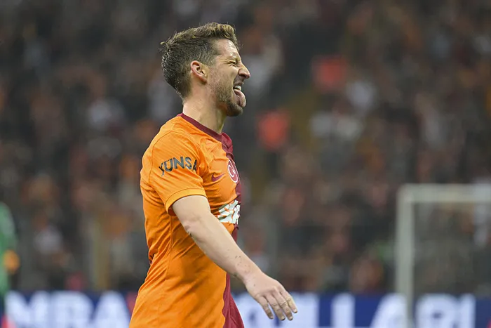 1713027422047.jpg Galatasaray'da Dries Mertens bombası! Takımda kalacak mı? - 5