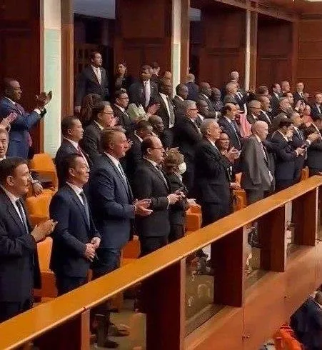 tbmmnin-acilis-toreninde-chp-ve-hdpli-ortaklarindan-milli-iradeye-ve-istiklal-marsina-saygisizlik-1685713997987.jpeg TBMM'nin açılış töreninde CHP ve HDP'li ortaklarından milli iradeye ve İstiklal Marşı'na saygısızlık - 4