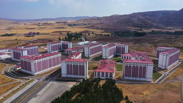 son-dakika-yurt-basvurulari-genclik-ve-spor-bakani-mehmet-muharrem-kasapoglundan-onemli-aciklamalar-1662109054220.jpg Son dakika: Yurt başvuruları | Gençlik ve Spor Bakanı Mehmet Muharrem Kasapoğlu'ndan önemli açıklamalar - 3