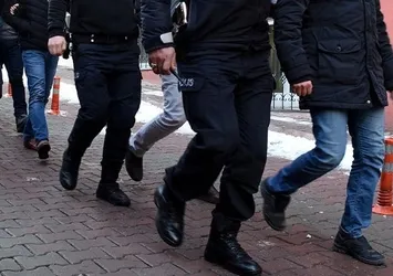 İstanbul'da izinsiz pankart sonrası harekete geçildi: 6 gözaltı var