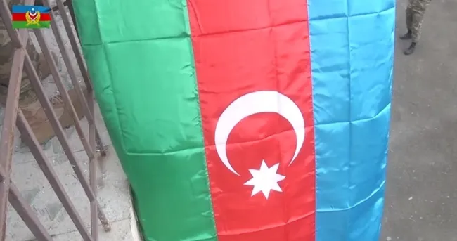 Dağlık Karabağ’da kurtarılan köylerde ezan okunmaya başlandı! Bazı bölgelerde bayraklar asıldı