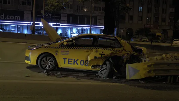 1625195187806.jpg Kaza yaptı aracı olay yerinde bırakıp kaçtı - 2