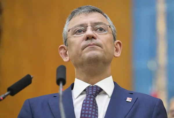 Siyaset fukarası Özgür Özel! Sıkışınca Atarürk diyenlere kızıyordu ama onun da sonu aynı oldu - 6