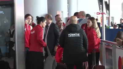 Dünya üçüncüsü boks takımı yurda döndü