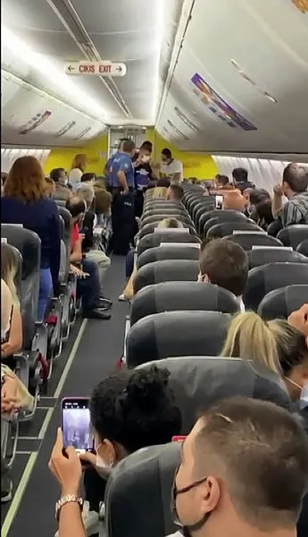 1622740613140.jpg Antalya-İstanbul uçağında taciz iddiası! Pilot polis çağırdı - 1