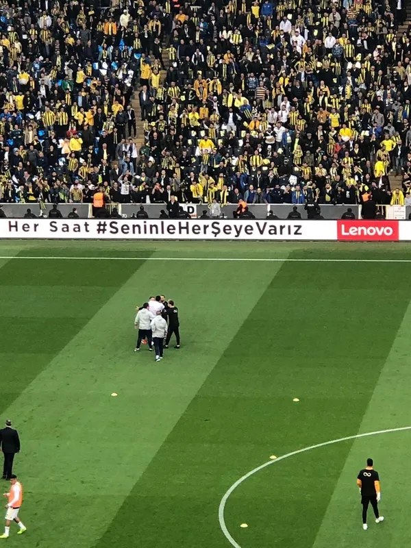 Son dakika: Fenerbahçe-Galatasaray derbisi öncesi Volkan Demirel ve Hasan Şaş birbirine girdi