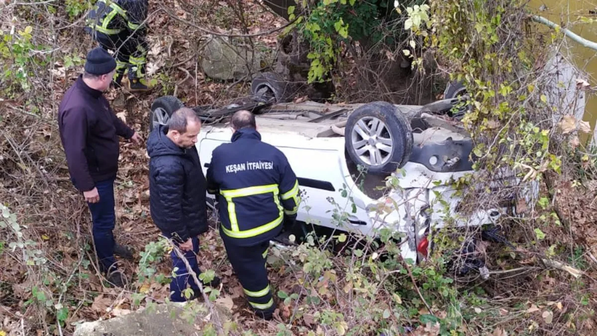 Edirne’de otomobil köprüden düştü: 2 yaralı