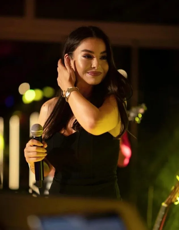 tacizci-amca-ajda-pekkanin-vokalistini-bezdirdi-1770702406650.jpg Kaynak: Instagram