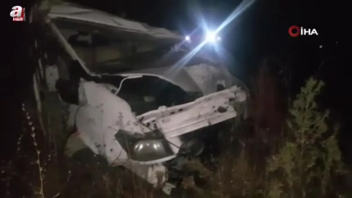 Sürücüsünün kontrolünden çıkan midibüs tarlaya uçtu: 1 yaralı