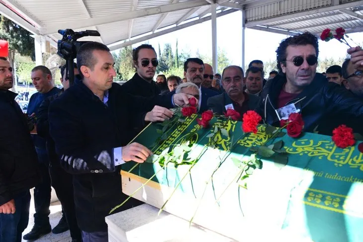 Usta oyuncu Aytaç Arman Adana’da son yolculuğunu uğurlandı