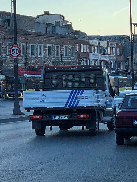 İBB zabıta ekipleri seyyar satıcıyı darp etti! Avukat o anları böyle paylaştı: Tek kelimeyle korkunçtu