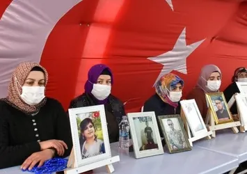 Bakan Derya Yanık Anneler Günü'nde Diyarbakır annelerini unutmadı