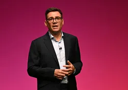 İngiltere Başbakanı Burnham, Brexit’in “faydadan çok zarar verdiğini” söyledi ve AB ile ilişki için seçenekleri gündeme taşıdı