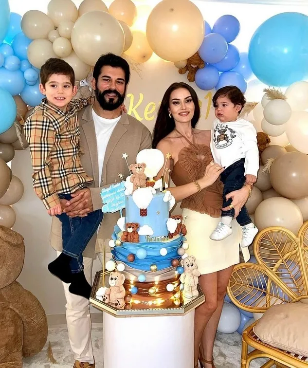 Burak Özçivit’in eşi Fahriye Evcen’in kız kardeşi Demet’e bakın! Şaşırtan benzerlik! Hangisi Fahriye?