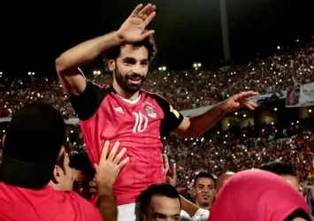 Salah gönülleri fethetti! Ülkesi için bunu yaptı