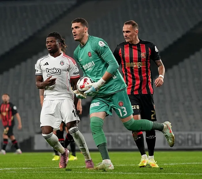 besiktas-olimpiyatta-galibiyete-uctu-siyah-beyazlilar-deplasmanda-hata-yapmadi-1764529030779.jpeg Fotoğraf (İHA)