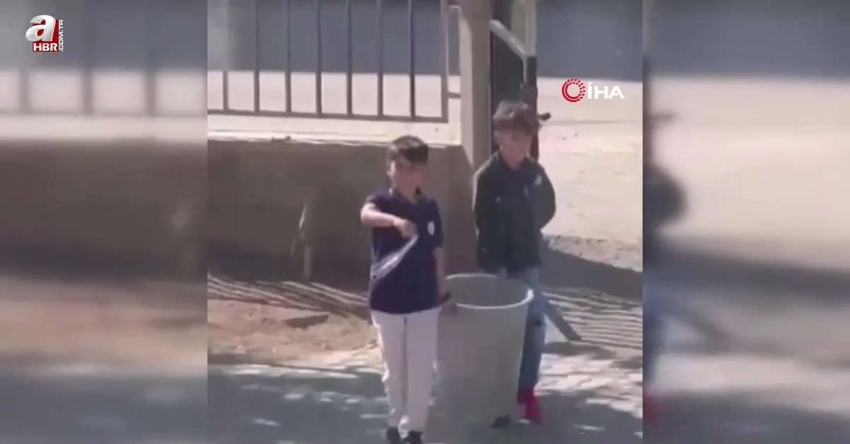 Çocuklar çöp bidonuyla halay çekti