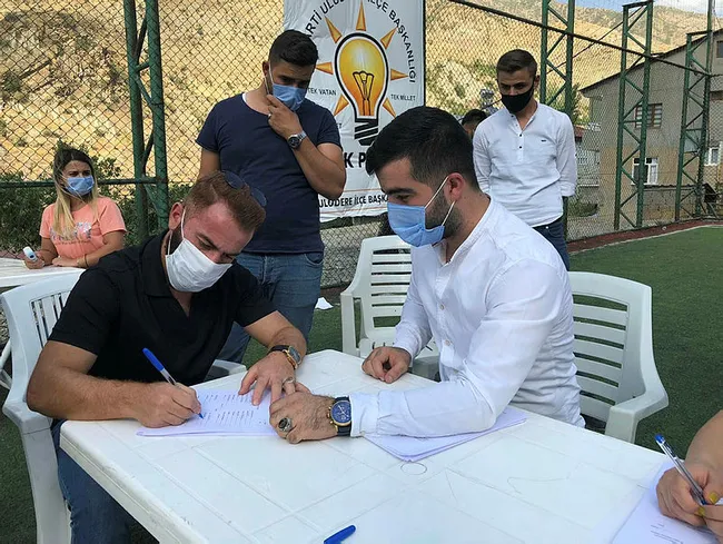 HDP'nin vaatleri boş çıktı, 11 bin nüfuslu ilçede 6 bin kişi AK Parti'ye üye oldu - 4