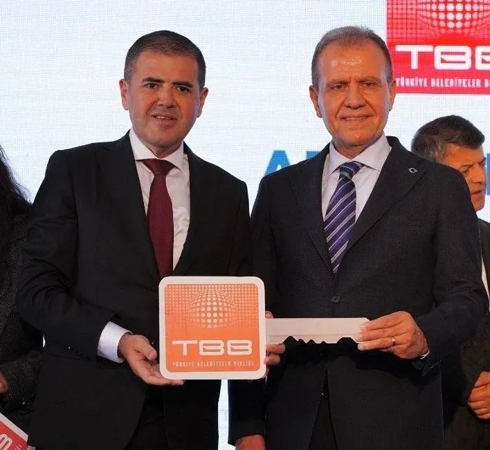 1790843329996.jpg Ahmet Serkan Tuncer ve Vahap Seçer (Foto: Ahaber Fotoğraf Arşivi)