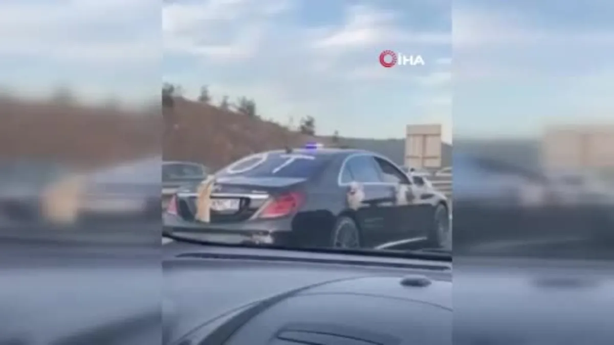 Çakarlı driftli düğün konvoyu kamerada