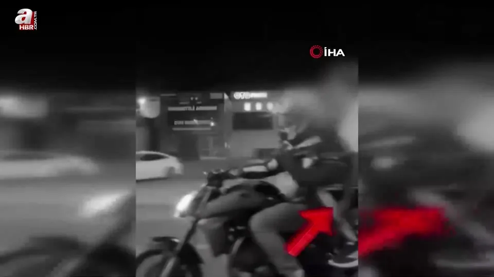 Oyuncak silahla şov yapıp sosyal medyada paylaştılar, polisten kurtulamadılar