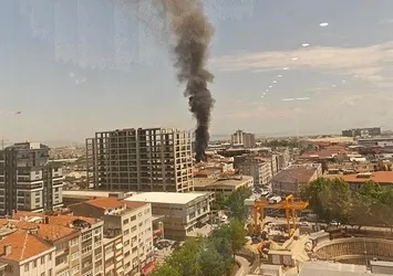 Bayrampaşa'da yangın paniği! çatıyı alevler sardı