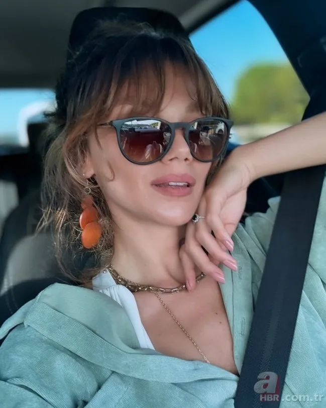 Herkes ikizi sanıyor! Uzak Şehir'in Alya'sı Sinem Ünsal'ın kardeşine bakın 8