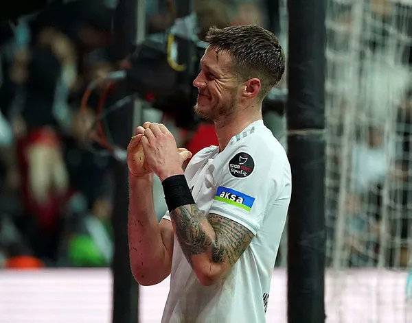 Son dakika | Beşiktaş'ın golcüsü Weghorst eşyalarını topladı - 1