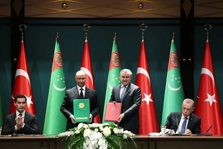Başkan Erdoğan ile Türkmenistan Devlet Başkanı Berdimuhammedov birbirlerine köpek hediye etti