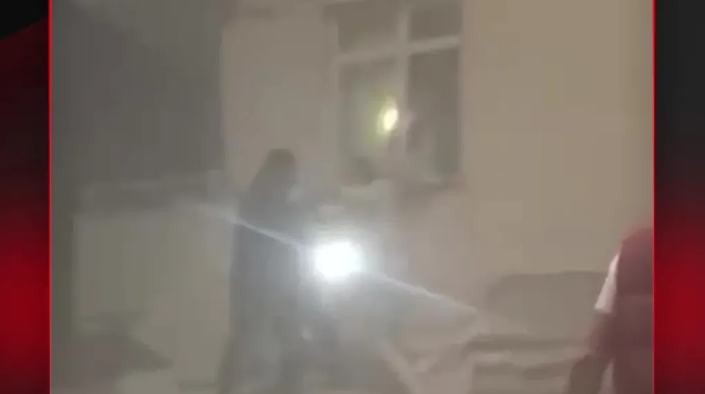İSTANBUL'DA 7 KATLI BİNA KISMEN ÇÖKTÜ