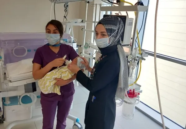konyada-dehsete-dusuren-olay-aracin-uzerine-birakilan-bez-torbadan-bebek-cikti-1660826916403.jpg Konya’da dehşete düşüren olay! Aracın üzerine bırakılan bez torbadan bebek çıktı - 1