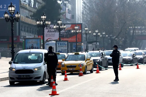 uzmanlardan-normallesme-sinyalleri-kisitlamalar-ne-zaman-kalkacak-1610261547184.jpg Uzmanlardan normalleşme sinyalleri! Kısıtlamalar ne zaman kalkacak? - 2