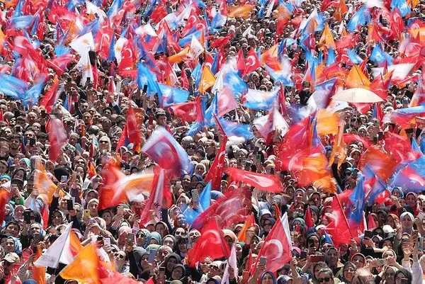 baskan-erdogandan-giresunda-onemli-aciklamalar-1683195852097.jpeg Başkan Recep Tayyip Erdoğan'dan Giresun'da! Emekli ve memura zam müjdesi | Kılıçdaroğlu'na sert tepki: Kandil'den selam geliyor Bay Bay Kemal'e... - 3