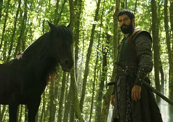 Kuruluş Osman’a ‘Altın Heykel’ ödülü!