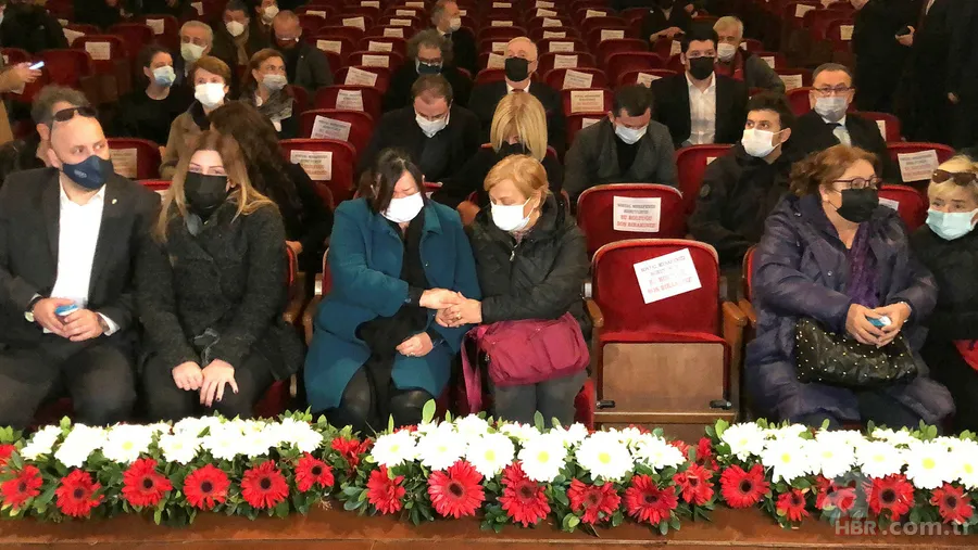 Esra Kazancıbaşı Öztekin'in eşi Rasim Öztekin'e vedası yürek yaktı 11