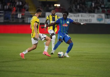 Fenerbahçe'de Fred var sorun yok! Çaykur Rizespor engelini rahat geçti | Çaykur Rizespor 0 - 5 Fenerbahçe MAÇ SONUCU