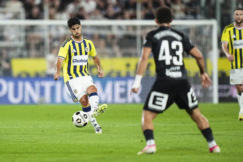 kanarya-play-off-biletini-kapti-mac-sonucu-sturm-graz-0-1-fenerbahce-1786479732702.jpg Kanarya play-off biletini kaptı! Maç sonucu: Sturm Graz 0-1 Fenerbahçe - 3