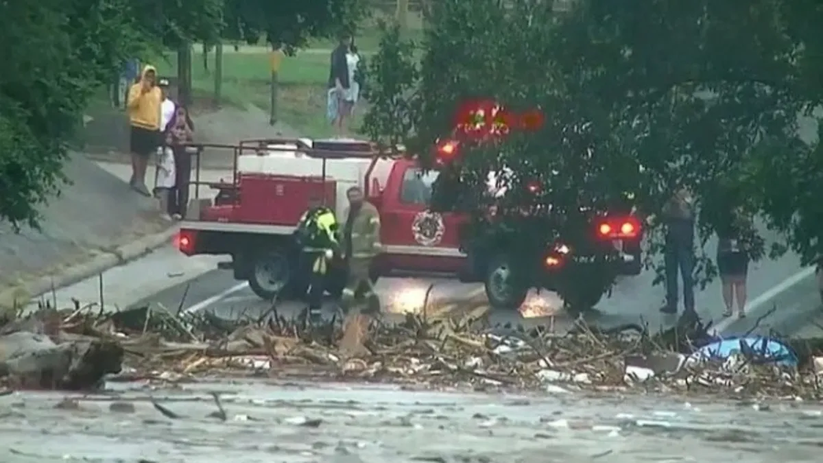 ABD'deki sel faciası: Çok sayıda ölü